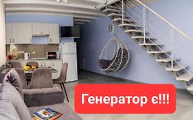 Апартаменти дворівневі на віллі с садом